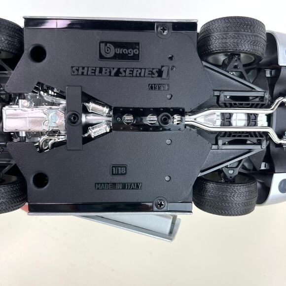 Burago 1999 Shelby Series 1 Convertible 1:18 Scale Model Car - Picture 7 of 7